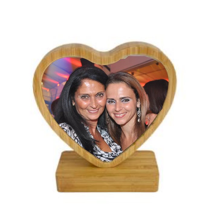 הדפסה על מסגרת עץ במבוק לב